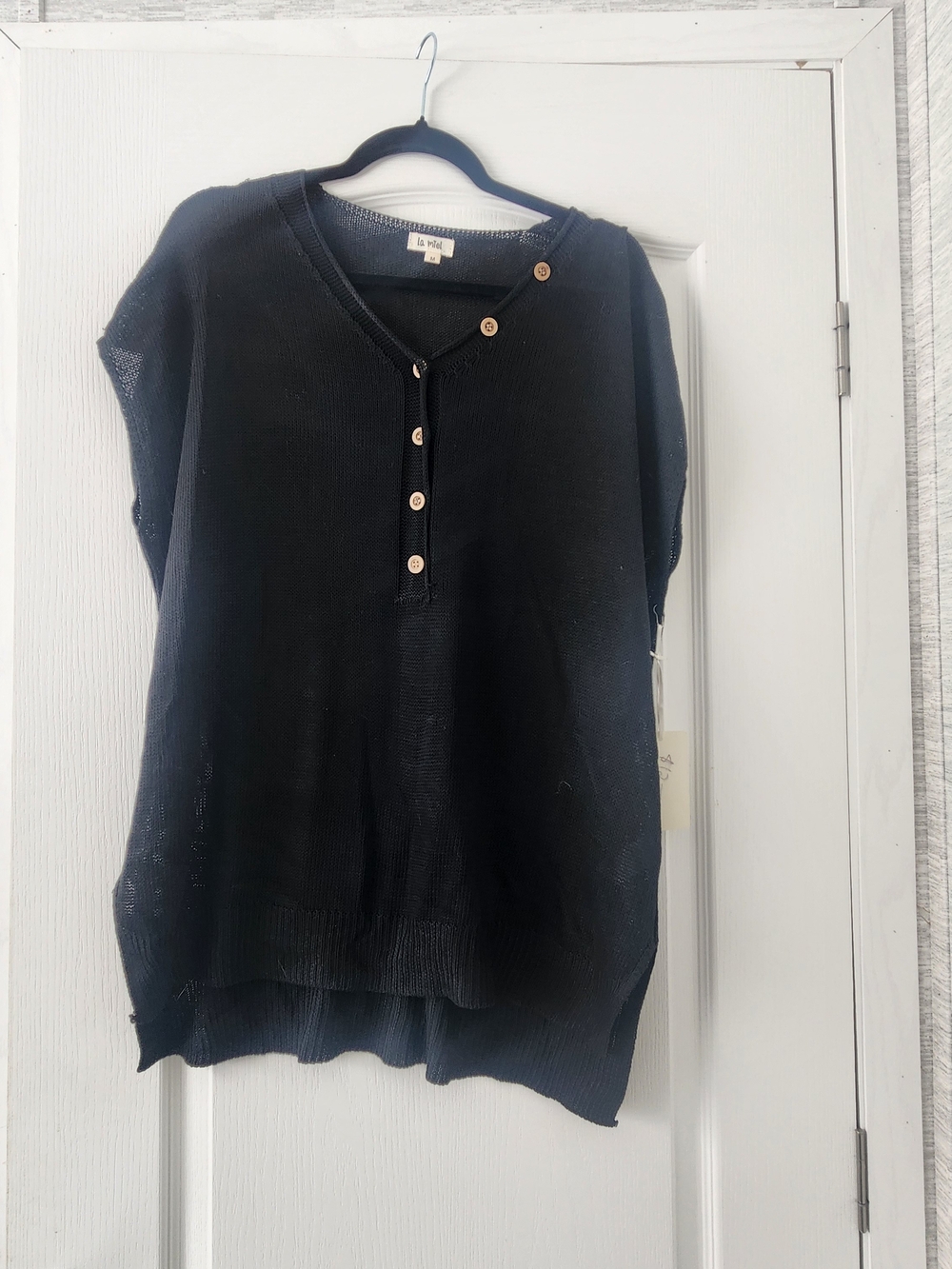 LA MIEL Black Short Sleeve Button Henley Knit Top M BNWT